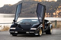 "Soi" siêu xe biểu tượng một thời Countach của Lamborghini