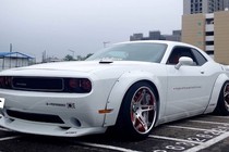 Dodge Challenger "biến hình" Héc quyn nhờ Liberty Walk