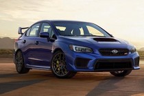 Soi sedan thể thao Subaru WRX STI 2018 giá 820 triệu