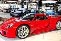 Porsche 918 Spyder “màu áo” Ferrari chốt giá 36,3 tỷ