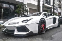 Siêu xe Lamborghini Aventador 26 tỷ độ “chân khủng” tại VN