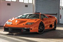 “Cơn lốc da cam” Lamborghini Diablo GTR chốt giá 17,7 tỷ