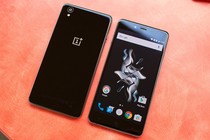 Cận cảnh điện thoại OnePlus X giống hệt iPhone 5, giá 249 USD