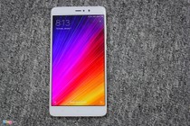 Soi tỉ mỉ điện thoại Xiaomi Mi 5s Plus đầu tiên về Việt Nam