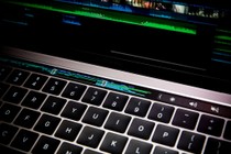 Ảnh MacBook Pro 2016: Siêu mỏng, cực mạnh, thêm màn hình phụ