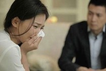 Hí hửng đón chồng sau 3 năm xa cách, vợ khuỵu ngã khi nhìn thấy "bóng lạ"