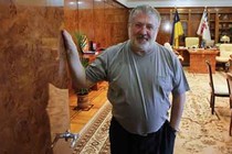 Tài phiệt Kolomoisky ra đi, hệ thống phòng thủ Ukraine nguy khốn