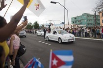 Ảnh người dân Cuba hân hoan chào đón Giáo hoàng Francis