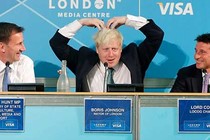 Những cử chỉ tức cười của Ngoại trưởng Anh Boris Johnson