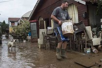 Chùm ảnh Macedonia chật vật sau cơn bão lịch sử