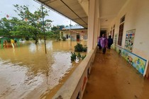 Nghệ An: Hơn 300 trường học cho học sinh nghỉ do ngập lụt