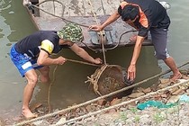 Phát hiện quả bom "khủng" nặng hơn 500kg trên sông Đuống, Hà Nội