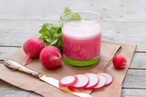 Thức uống 'màu đỏ' cực kỳ tốt cho làn da, não bộ phụ nữ tuổi 40