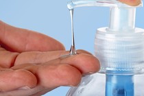 Vì sao lô dung dịch vệ sinh của Dược phẩm Hoàng Liên bị thu hồi?