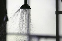 Tắm khuya tăng nguy cơ đột quỵ