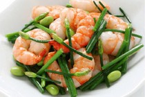 Tôm xào lá hẹ - món ăn giúp quý ông “trả bài” đầy đủ cho vợ