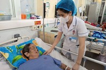 Cụ bà bị hươu nhà nuôi húc gãy 14 xương sườn, tổn thương tim