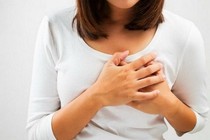 Bong tróc nhũ hoa tưởng dấu hiệu tiền mãn kinh, đi khám hóa ung thư vú