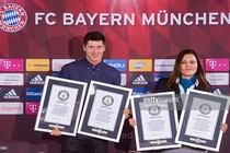 Robert Lewandowski xô đổ 4 kỷ lục Guinness trong một trận đấu