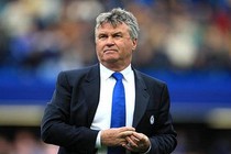 Chính thức ngồi “ghế nóng” Chelsea, Hiddink nói gì?