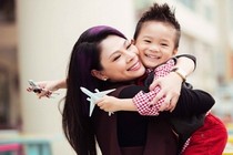 Bạn trai đại gia “bỏ đi”, ca sĩ Thanh Thảo nhận con nuôi 