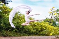 Vũ điệu hoa dã quỳ của vũ công ballet trẻ gây sốt mạng