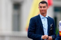 Chuyển nhượng bóng đá mới nhất: Real ra giá Ronaldo, MU “chạy mất dép“