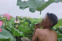 Chẳng kém chị em, đấng mày râu cũng khoe ảnh nude ở hồ sen khiến CĐM "phát rồ"