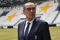 Juventus nổi cáu vì HLV Sarri