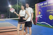 "Chị đẹp" 2k1 rủ người yêu hẹn hò trên sân pickleball gây sốt