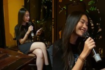 Vợ Đoàn Văn Hậu "test mic", netizen bất ngờ với chất giọng "đỉnh nóc"