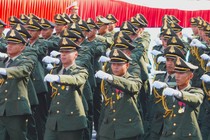 Người dân TP HCM chào đón quân đội Trung Quốc, Lào, Campuchia tham gia diễu binh