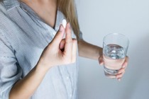 Dùng thuốc nhuận tràng giảm cân, người phụ nữ bỗng dưng tàn tật 
