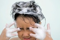 Hai con ngộ độc cấp cứu, không ngờ bà nội vô tình làm điều này