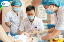Bé 13 ngày tuổi trợt loét da chân vì chứng ly thượng bì bỏng nước 