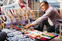 Kỳ bí thành phố ra đường là “đụng phải” vàng bạc đá quý 
