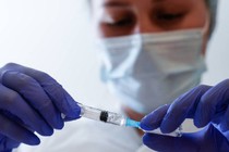 Bao nhiêu hãng dược đang thử nghiệm vaccine kết hợp ngừa COVID-19 và cúm mùa?