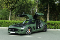 Siêu xe Mercedes-Benz SLS hàng độc của đại gia Trung Nguyên Đặng Lê Nguyên Vũ