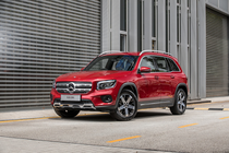 Mercedes-Benz GLB từ 65.000 USD tại Malaysia  