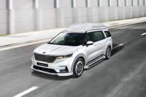 Kia Sedona High Limousine 2021 có giá hơn 1,2 tỷ