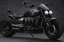 Cận cảnh Triumph Rocket 3 Black Edition bản giới hạn chỉ 1.000 chiếc