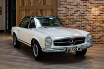 Ngắm Mercedes-Benz W113 SL Pagoda cổ đẹp mê ly được độ thành xe điện