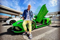 Đại gia phủ pha lê, kim cương kín xe Lamborghini 