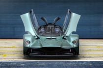 Siêu đại gia chi gần 80 tỷ đồng mua Aston Martin Valkyrie Spider mui trần 