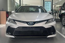 Toyota Camry được giảm đến 70 triệu đồng 