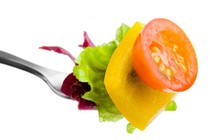 Salad rau tươi mang lại rất nhiều lợi ích sức khỏe 