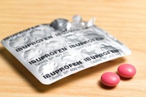 WHO: Không nên dùng thuốc ibuprofen chữa triệu chứng Covid-19