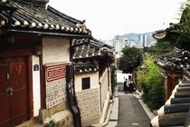 Nằm giữa thủ đô Seoul sầm uất, làng Bukchon Hanok 600 tuổi hấp dẫn du khách 