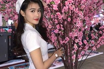 Nữ y tá xinh đẹp chân dài cực phẩm, body sexy hết chỗ chê