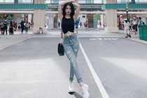 Hotgirl Linh Ka chăm diện khoe eo siêu nhỏ bất thường